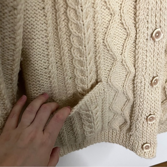 Neutral cable knit handknit lined wool cardigan size M - Picture 5 of 6